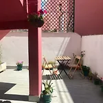 Sweet Apartment With Terrace In Central